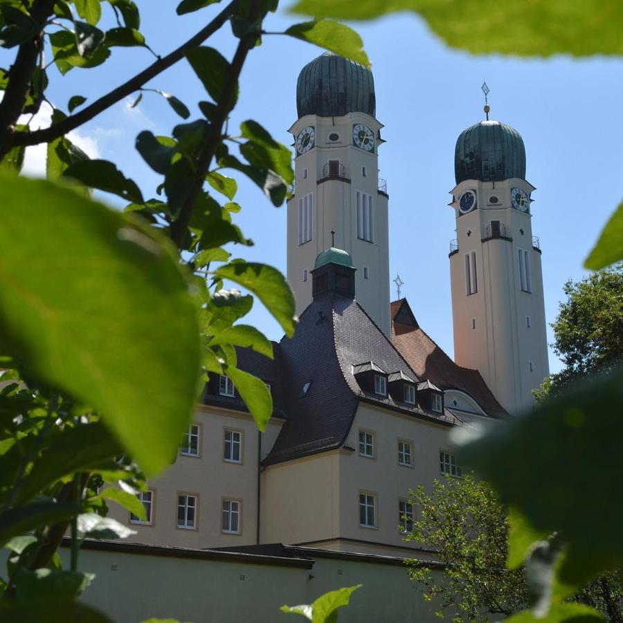 Gaestehaus Schweiklberg วิลส์โฮเฟน อัน แดร์โดเนา ภายนอก รูปภาพ