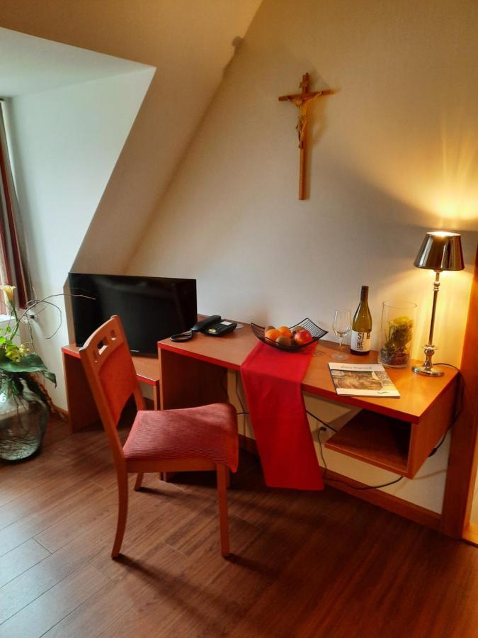 Gaestehaus Schweiklberg วิลส์โฮเฟน อัน แดร์โดเนา ภายนอก รูปภาพ