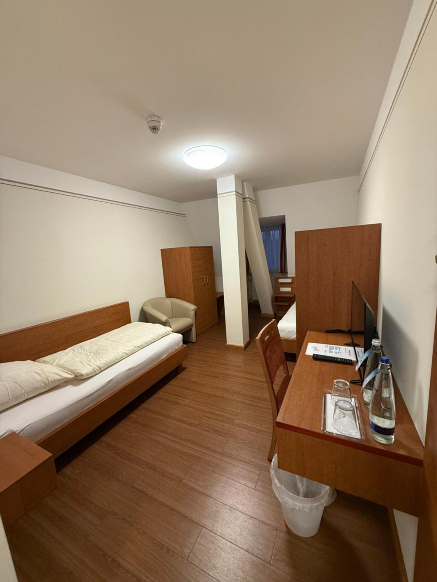 Gaestehaus Schweiklberg วิลส์โฮเฟน อัน แดร์โดเนา ภายนอก รูปภาพ